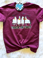 Load image into Gallery viewer, maroon tee