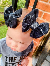 Load image into Gallery viewer, Black Marble Bows