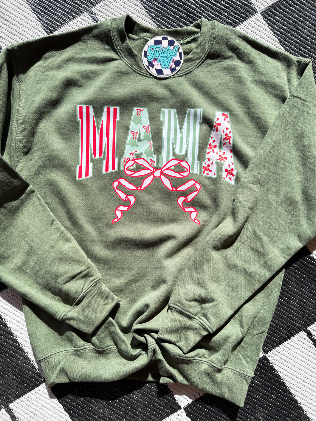 Mama Christmas Coquette - Tees or sweatshirts