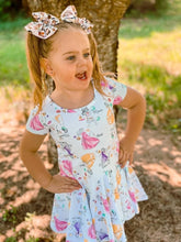 Load image into Gallery viewer, Princess Faces • Velvet Bows
