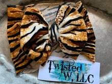 Load image into Gallery viewer, Tiger Stripes Velvet
