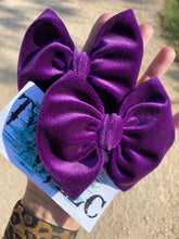 Load image into Gallery viewer, Purple Velvet Bows
