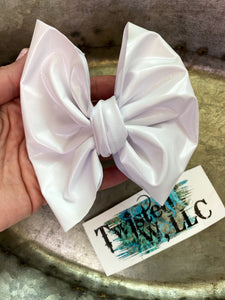 White Faux Leather Bow • Flapless