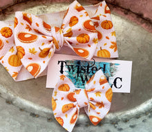 Load image into Gallery viewer, Ready to ship • Sweet as pie 🥧 • Pumpkin Bows
